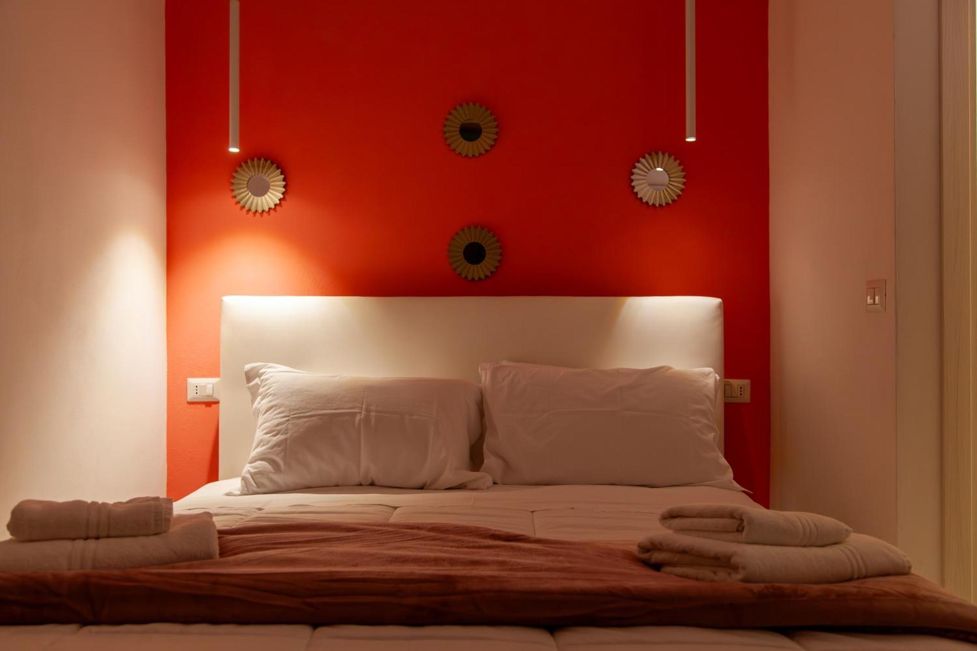 Easy Boarding Hotel Napels Buitenkant foto
