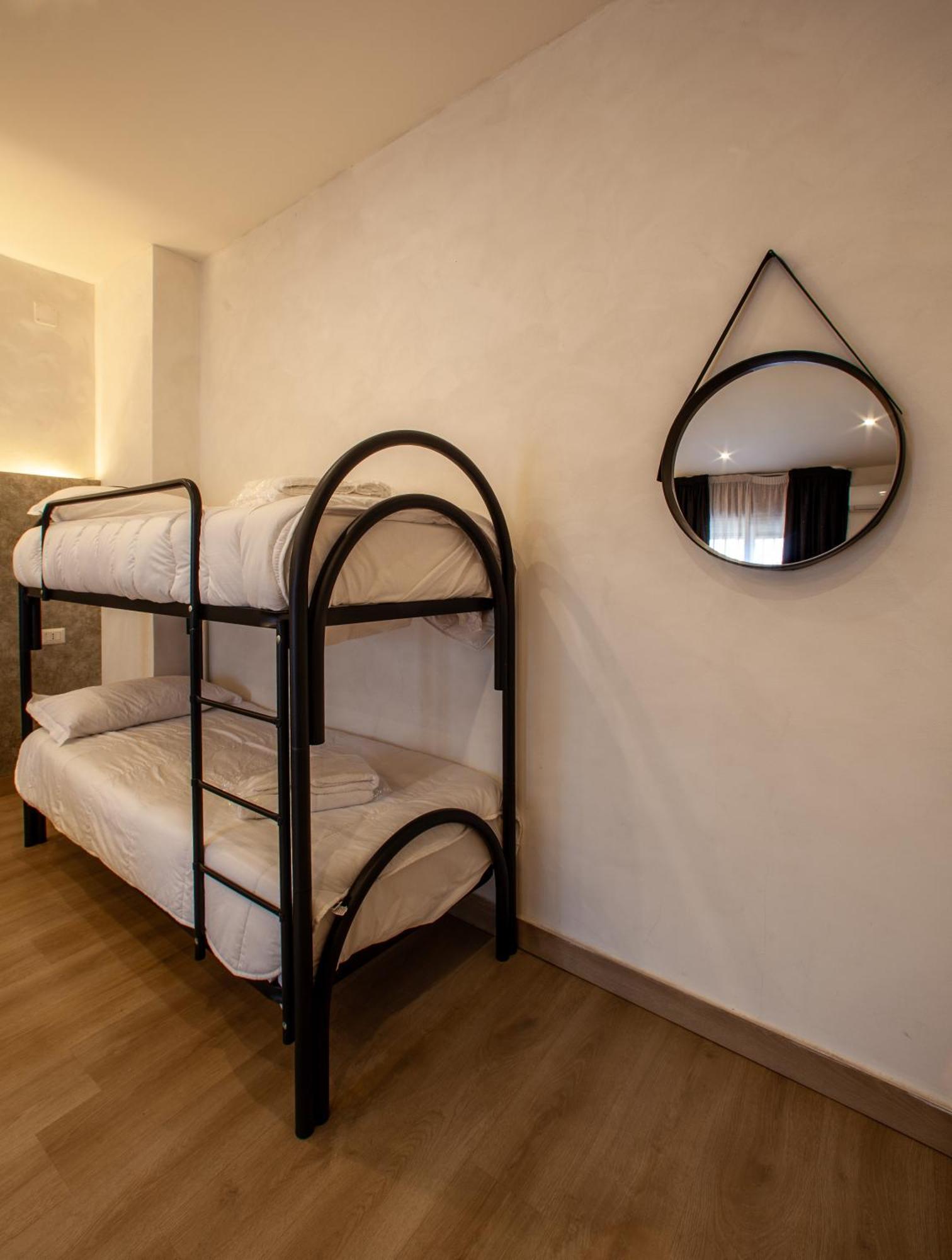 Easy Boarding Hotel Napels Buitenkant foto