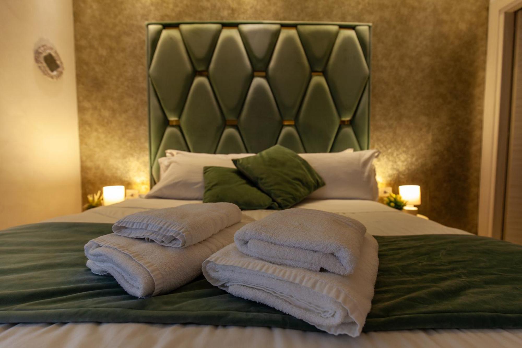 Easy Boarding Hotel Napels Buitenkant foto